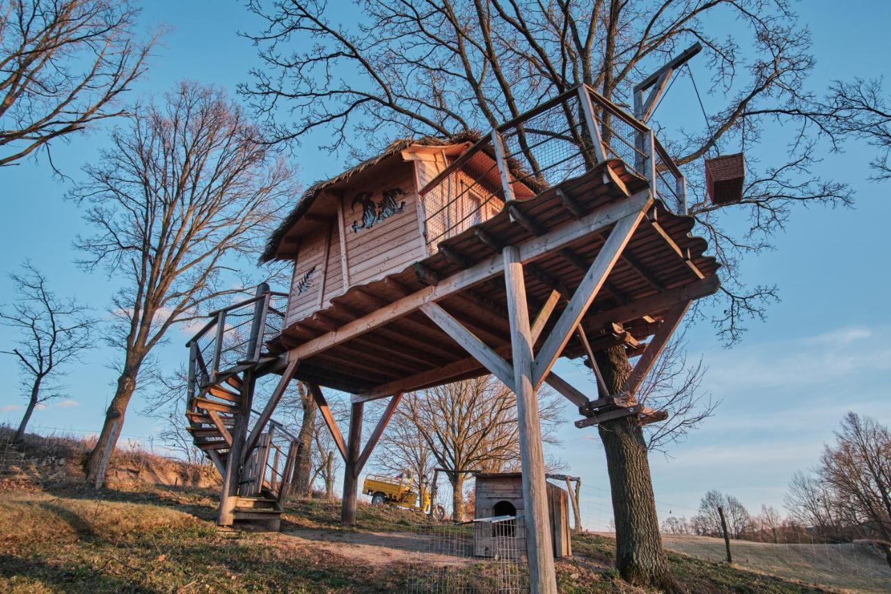 Treehouse Kremilek Villa Jesenice  Luaran gambar