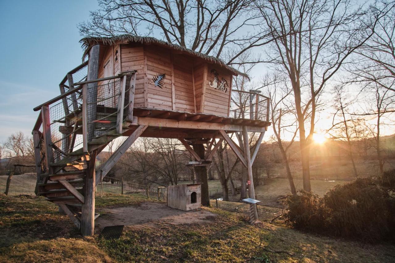 Treehouse Kremilek Villa Jesenice  Luaran gambar