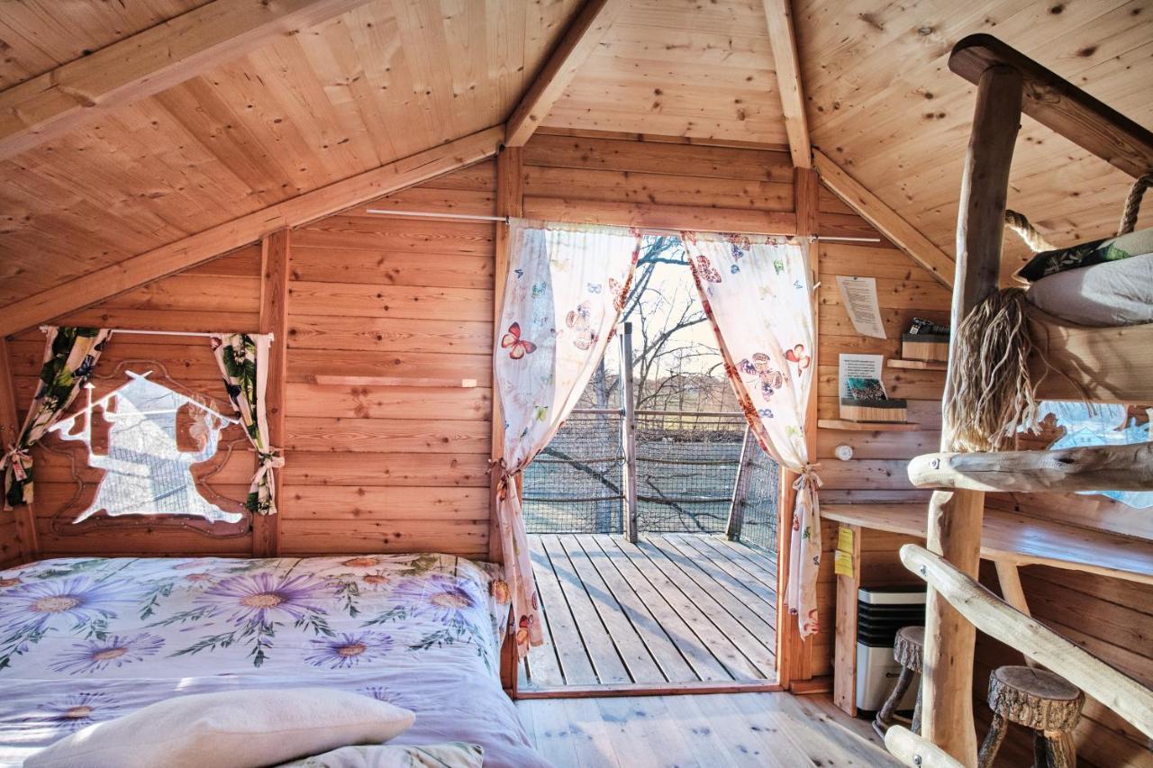 Treehouse Kremilek Villa Jesenice  Luaran gambar